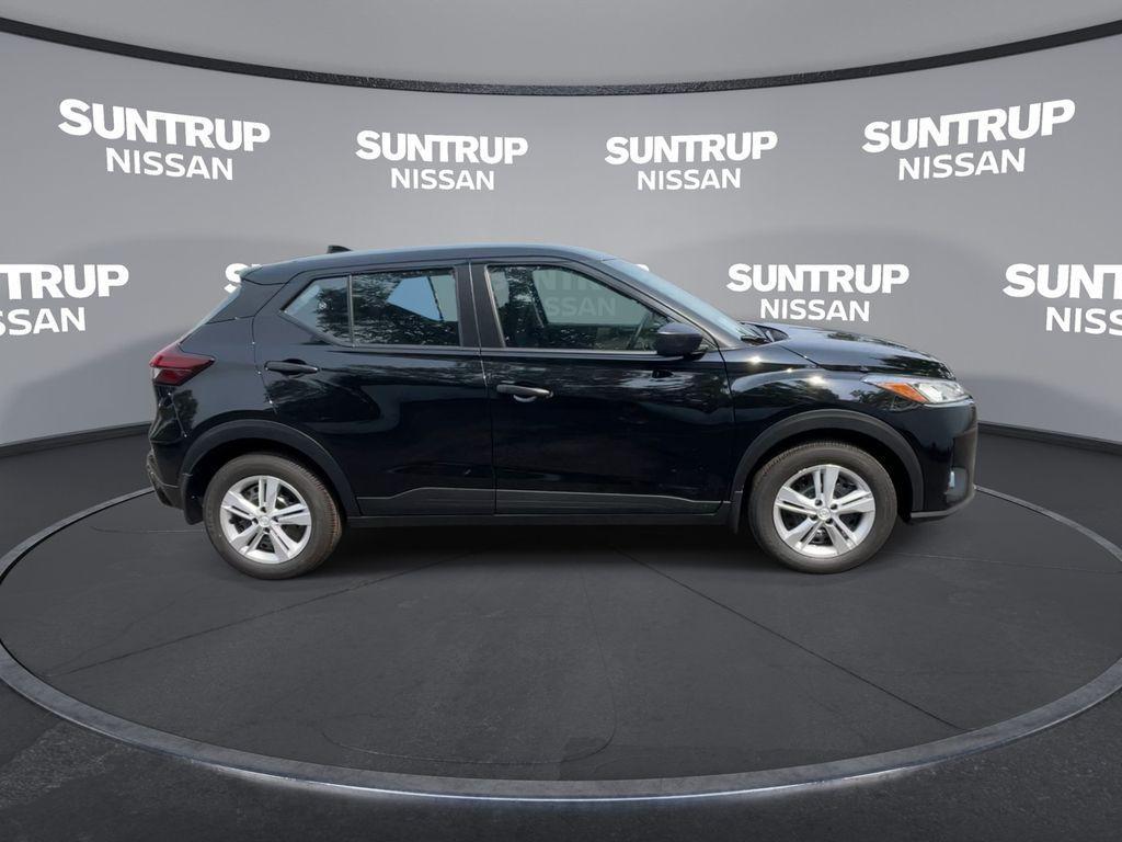 new 2025 Nissan Kicks Play car, priced at $21,647