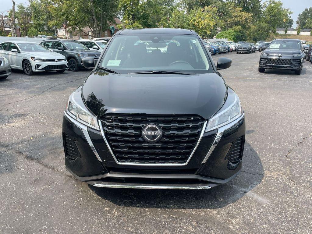new 2025 Nissan Kicks Play car, priced at $21,647