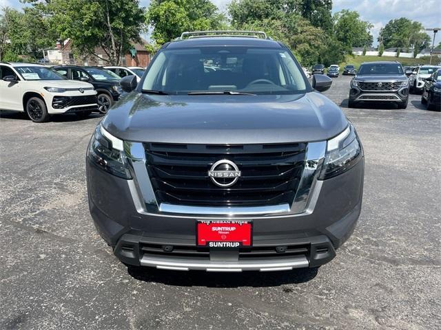 new 2025 Nissan Pathfinder car, priced at $40,182