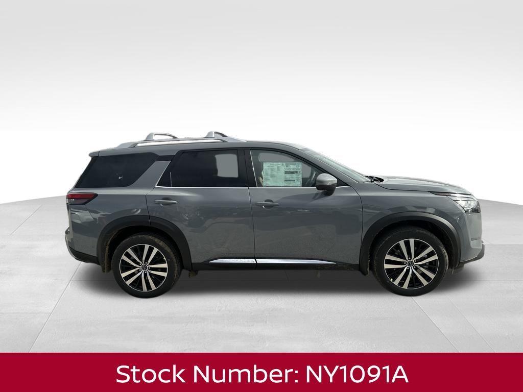 new 2025 Nissan Pathfinder car, priced at $44,328