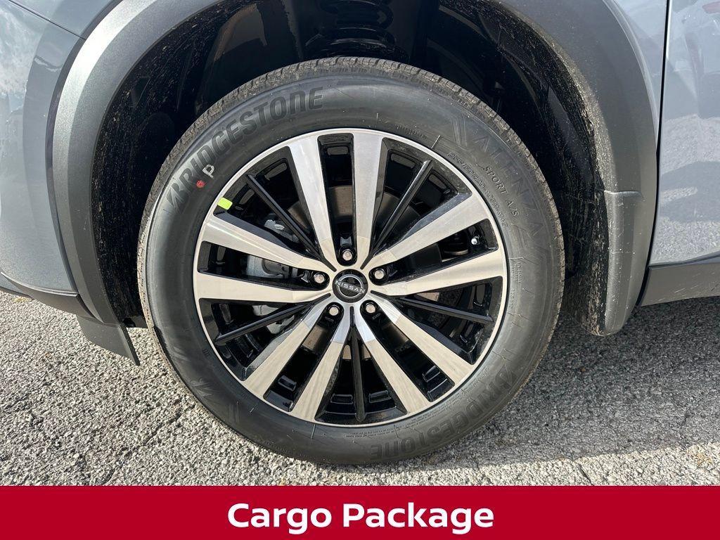 new 2025 Nissan Pathfinder car, priced at $44,328