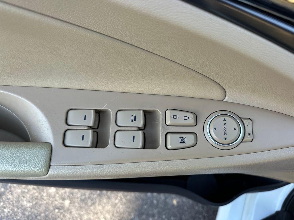 used 2015 Hyundai Sonata Hybrid car, priced at $9,885