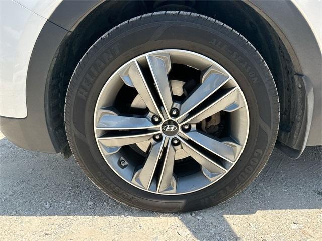 used 2015 Hyundai Santa Fe car, priced at $11,555