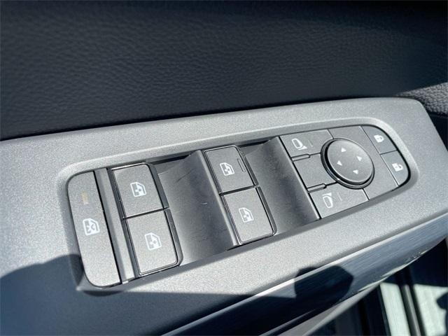 new 2025 Nissan Pathfinder car, priced at $40,473