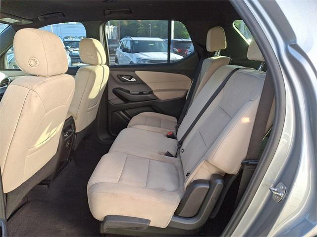 used 2023 Chevrolet Traverse car, priced at $21,990