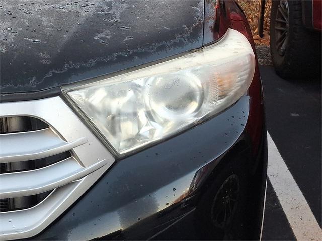 used 2013 Toyota Highlander car, priced at $12,999