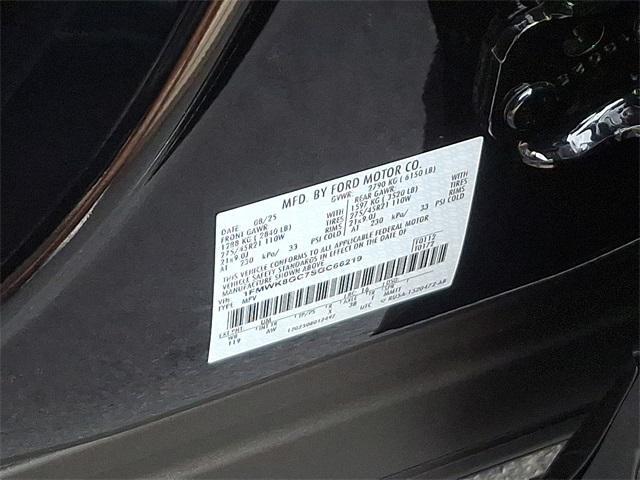 new 2025 Ford Explorer car, priced at $59,392