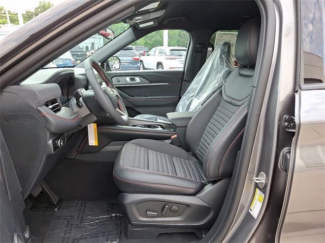 new 2025 Ford Explorer car, priced at $46,701