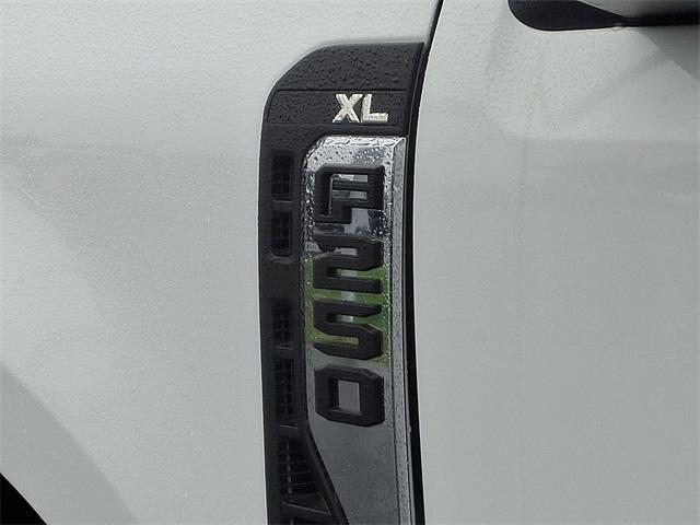 new 2025 Ford F-250 car, priced at $52,560