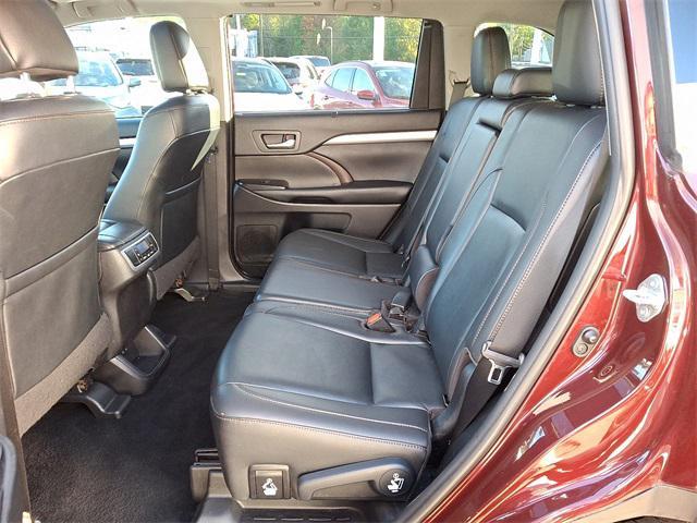 used 2019 Toyota Highlander car, priced at $19,695