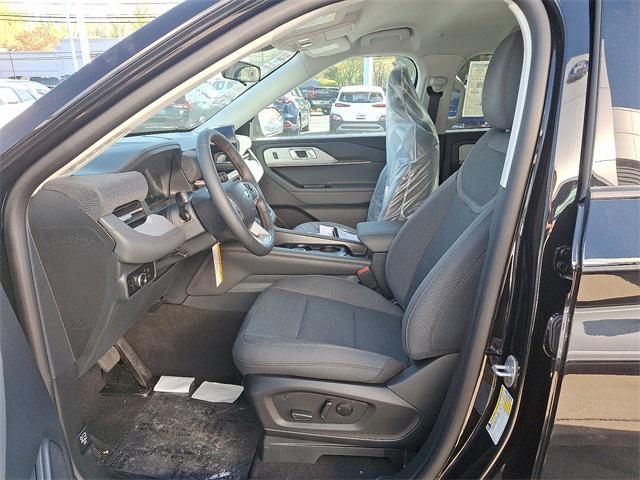 new 2025 Ford Explorer car, priced at $40,585