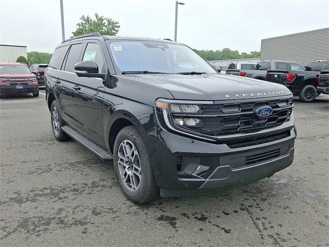new 2025 Ford Expedition car, priced at $71,730