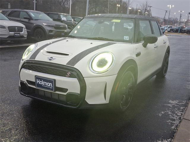 used 2022 MINI Hardtop car, priced at $23,274