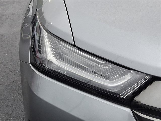 used 2023 Chevrolet Traverse car, priced at $36,990