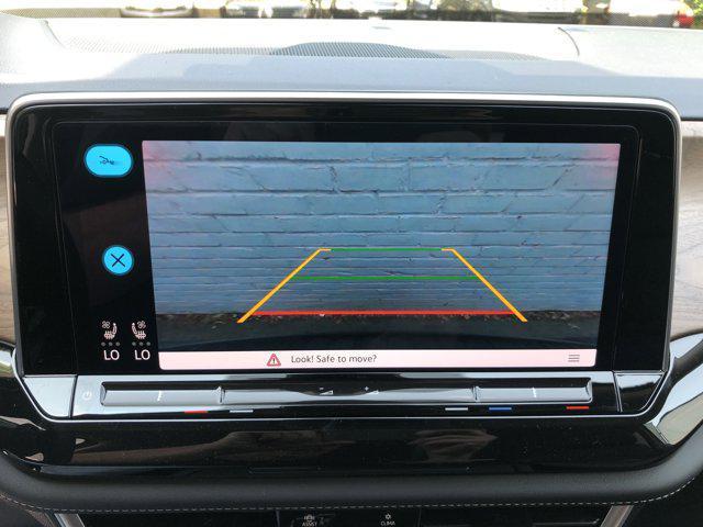 new 2025 Volkswagen Atlas car, priced at $40,880