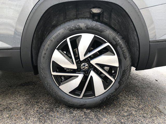 new 2025 Volkswagen Atlas car, priced at $44,802