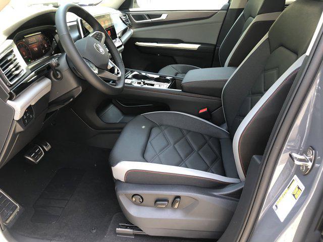 new 2025 Volkswagen Atlas car, priced at $47,712