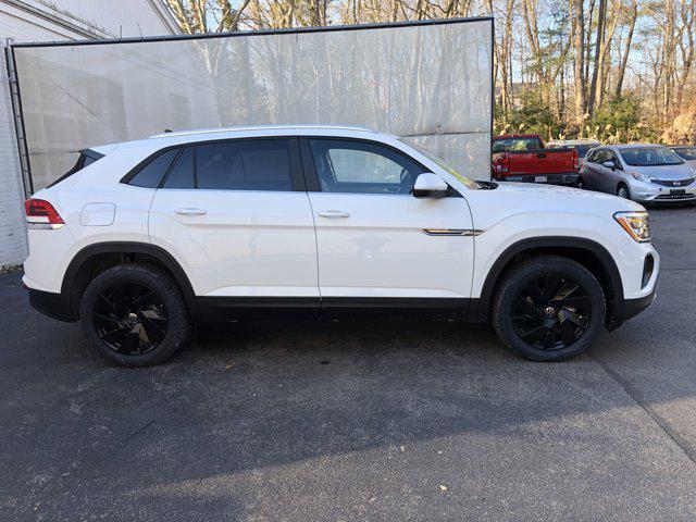 new 2025 Volkswagen Atlas Cross Sport car, priced at $45,481