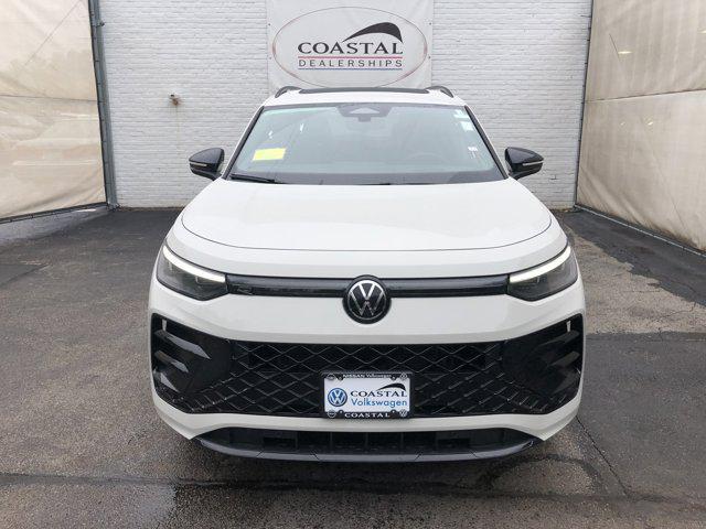 new 2025 Volkswagen Tiguan car, priced at $38,281
