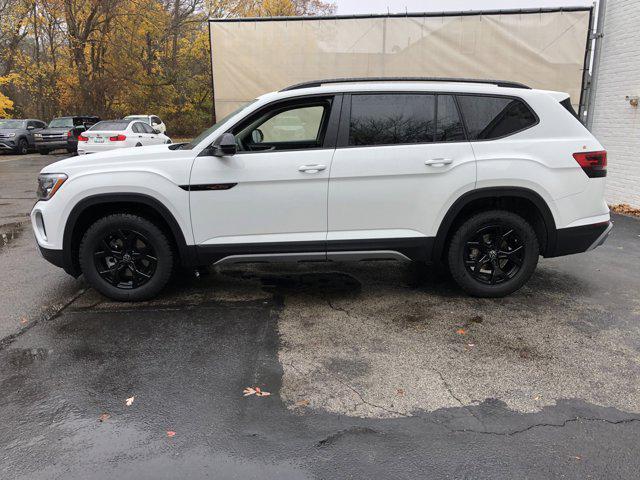 new 2025 Volkswagen Atlas car, priced at $47,330