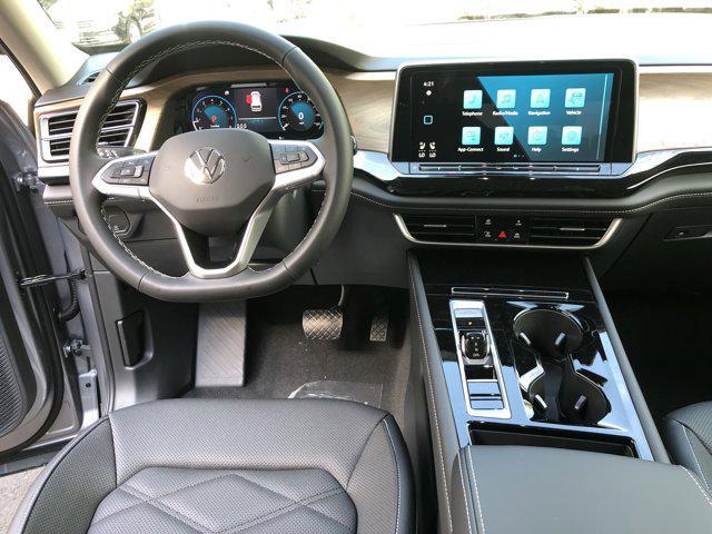 new 2025 Volkswagen Atlas car, priced at $45,000