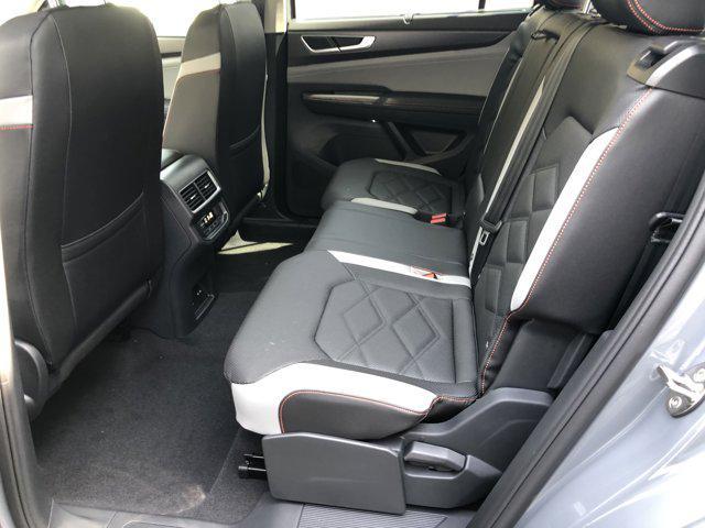 new 2025 Volkswagen Atlas car, priced at $45,100