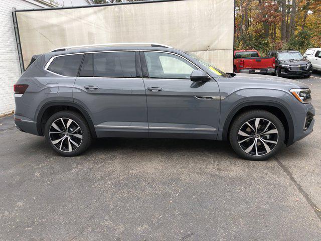 new 2025 Volkswagen Atlas car, priced at $54,615