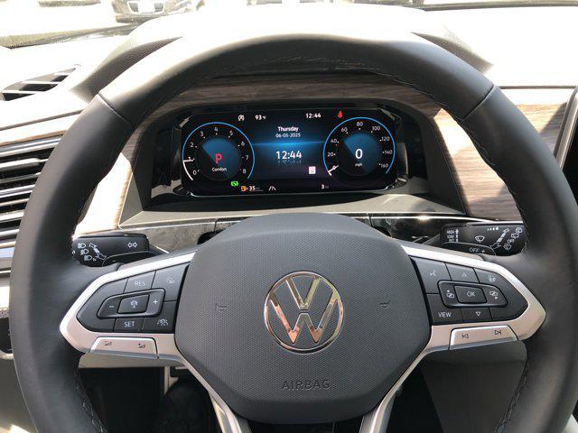 new 2025 Volkswagen Atlas car, priced at $54,282