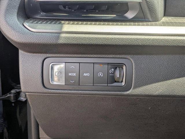 used 2024 Chevrolet Traverse car, priced at $38,599