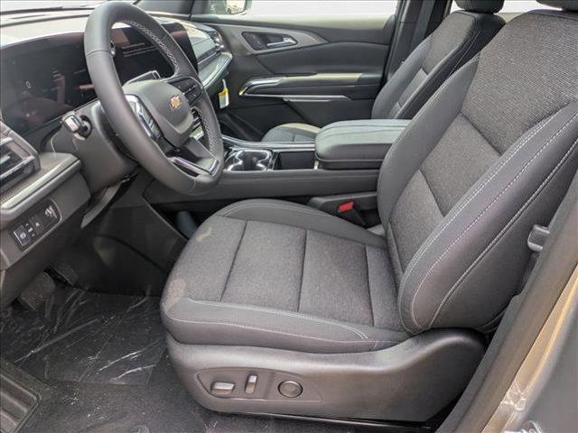 new 2025 Chevrolet Traverse car, priced at $39,001
