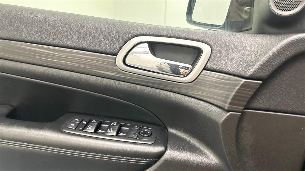 used 2019 Jeep Grand Cherokee car, priced at $21,998