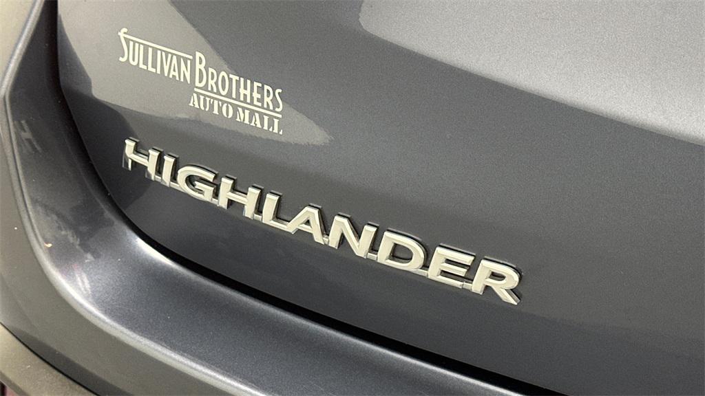 used 2018 Toyota Highlander car, priced at $24,874