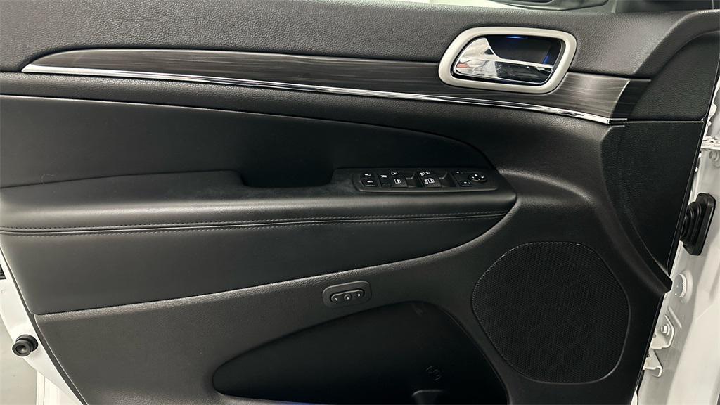 used 2022 Jeep Grand Cherokee car, priced at $28,496