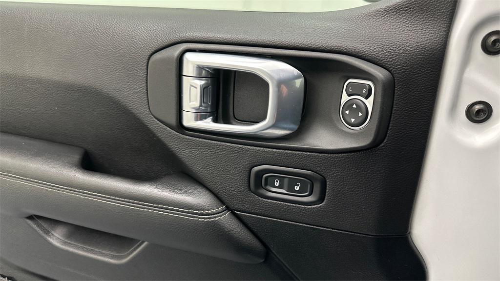 used 2021 Jeep Gladiator car, priced at $33,545