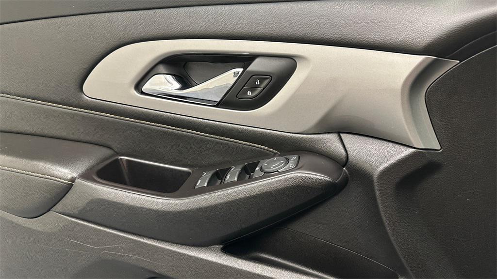 used 2020 Chevrolet Traverse car, priced at $23,994