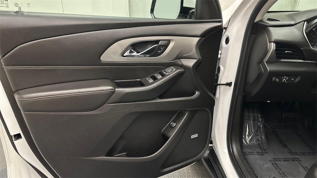 used 2020 Chevrolet Traverse car, priced at $23,994