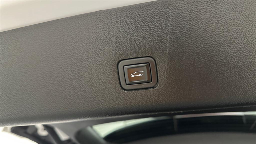 used 2020 Chevrolet Traverse car, priced at $23,994