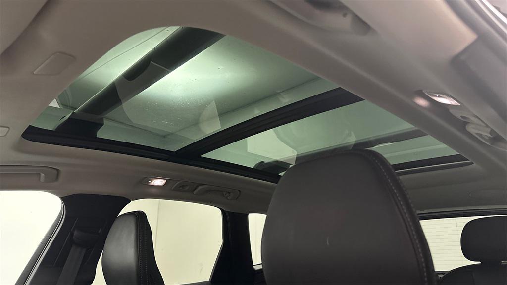 used 2022 Volvo XC60 Recharge Plug-In Hybrid car, priced at $36,878
