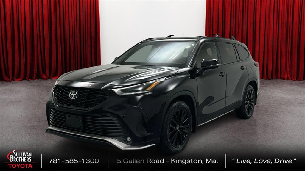 used 2023 Toyota Highlander car, priced at $40,994
