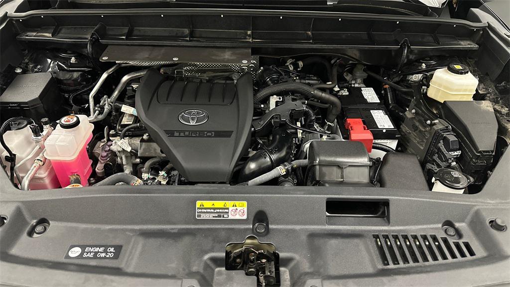 used 2023 Toyota Highlander car, priced at $40,994