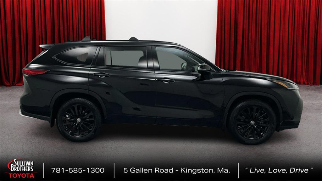 used 2023 Toyota Highlander car, priced at $40,994