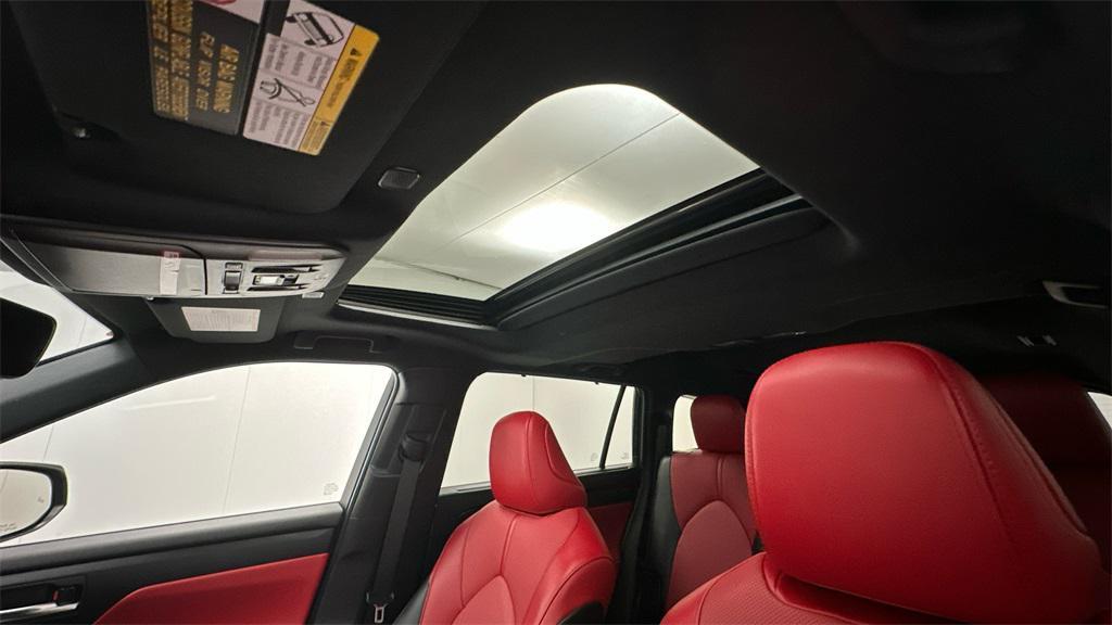 used 2023 Toyota Highlander car, priced at $40,994