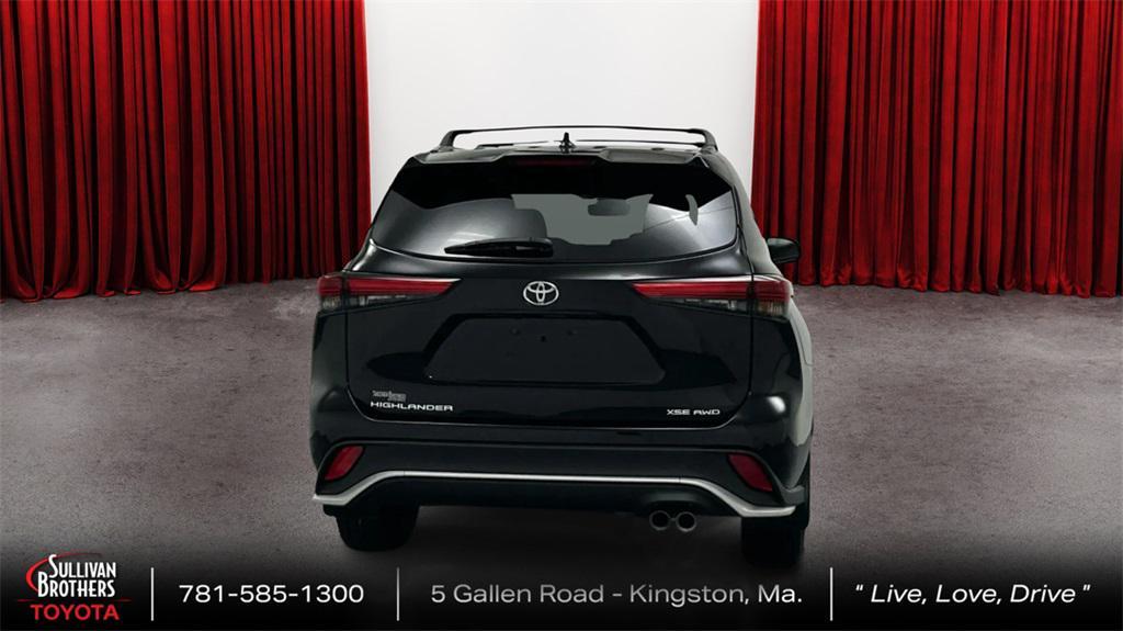 used 2023 Toyota Highlander car, priced at $40,994