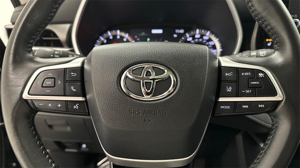 used 2024 Toyota Highlander car, priced at $47,854