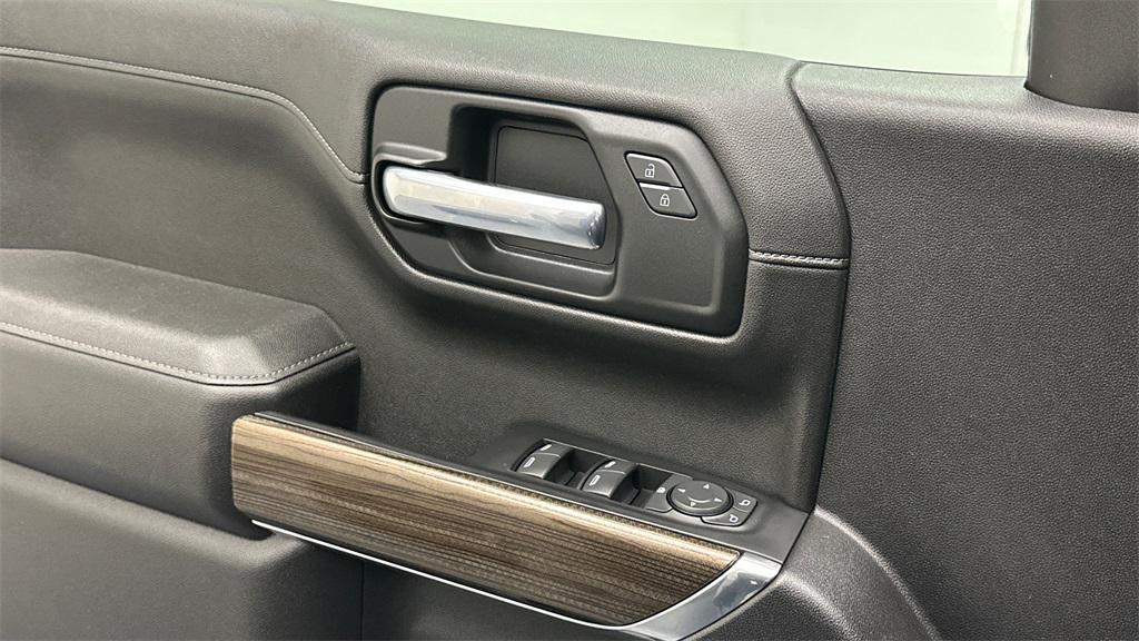 used 2022 Chevrolet Silverado 1500 car, priced at $40,992