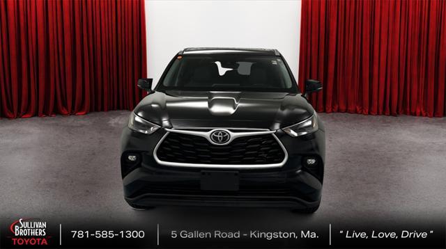 used 2022 Toyota Highlander car, priced at $38,998
