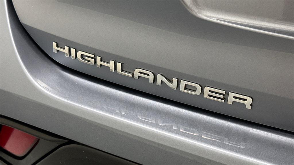 used 2021 Toyota Highlander car, priced at $32,978