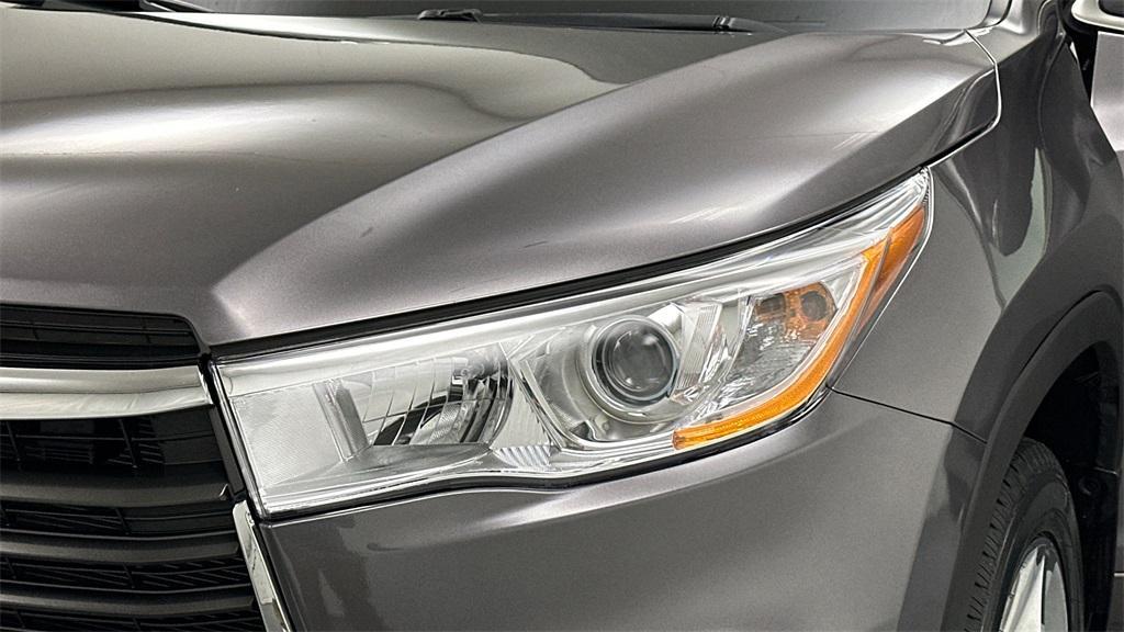 used 2015 Toyota Highlander car, priced at $20,998