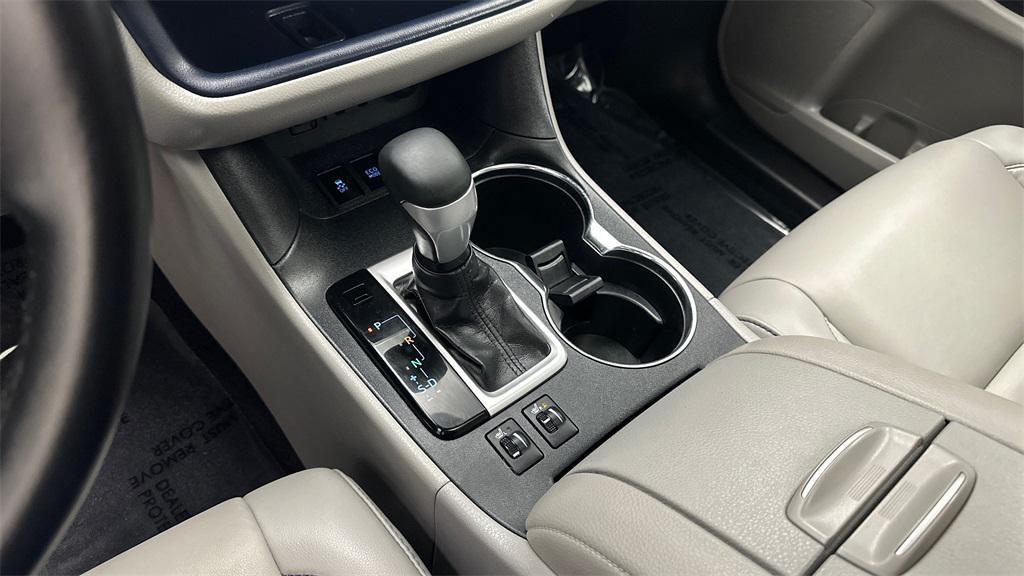 used 2019 Toyota Highlander Hybrid car, priced at $24,855