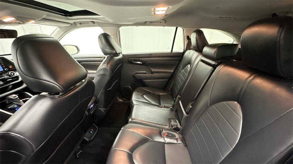 used 2022 Toyota Highlander car, priced at $42,998